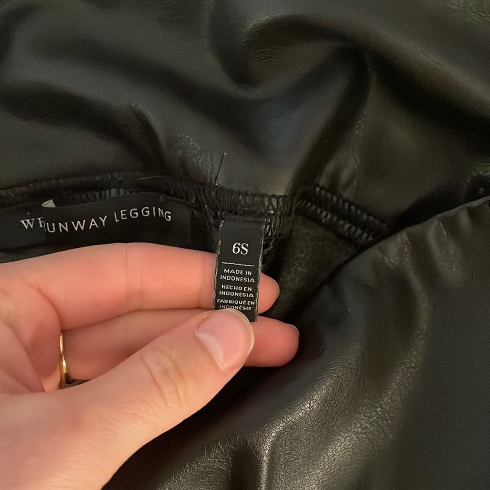 Faux leather leggings size 6, super comfy! White House Black Market leggings